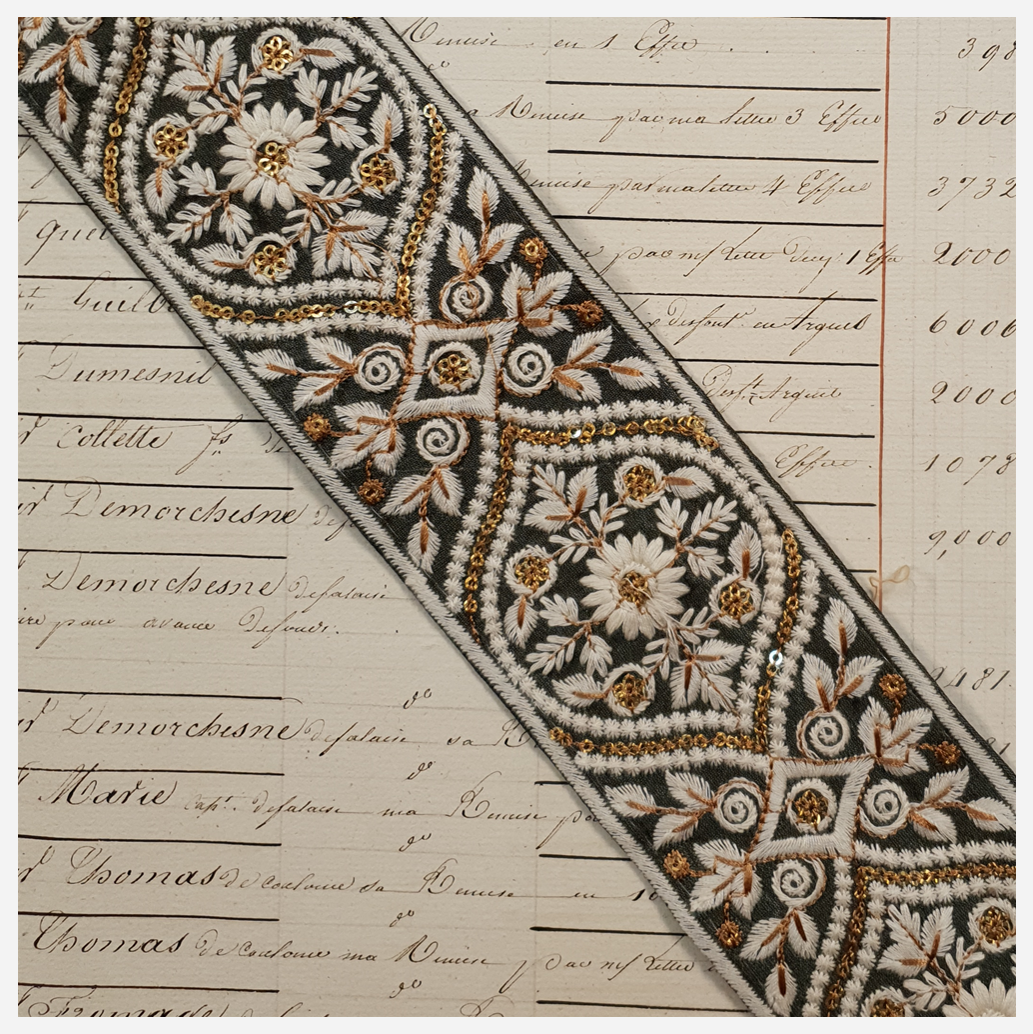 Embroidered Trim - 1 Meter - (ITR-1039)