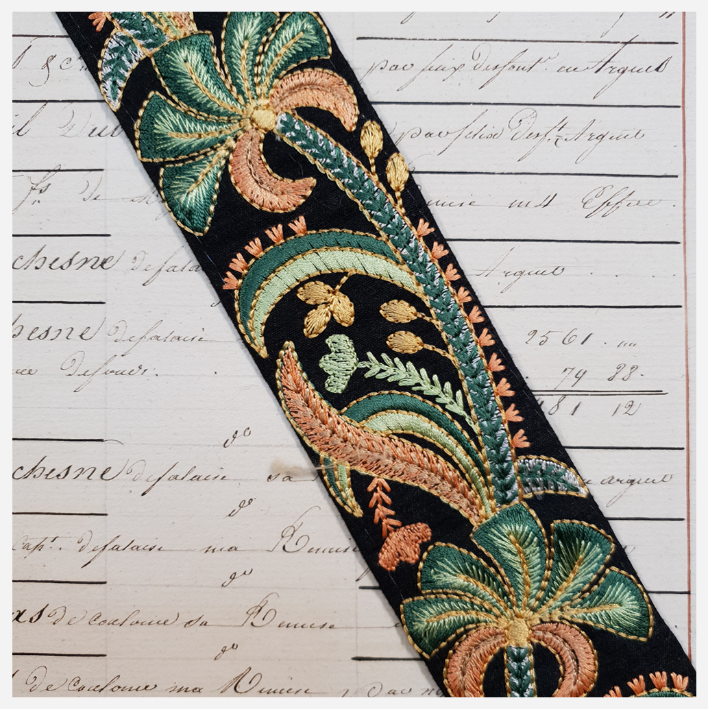 Embroidered Trim - 1 Meter - (ITR-1045)