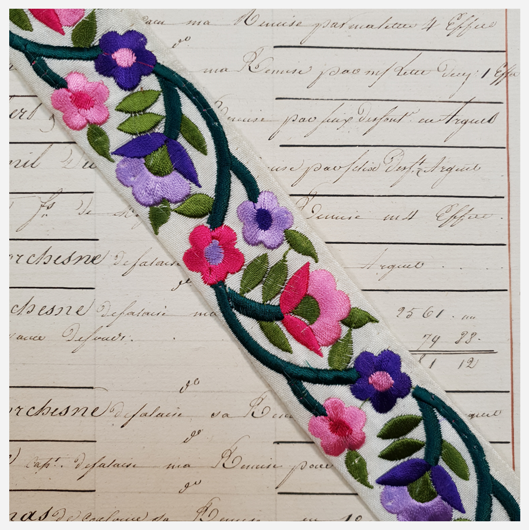 Embroidered Trim - 1 Meter - (ITR-1058)