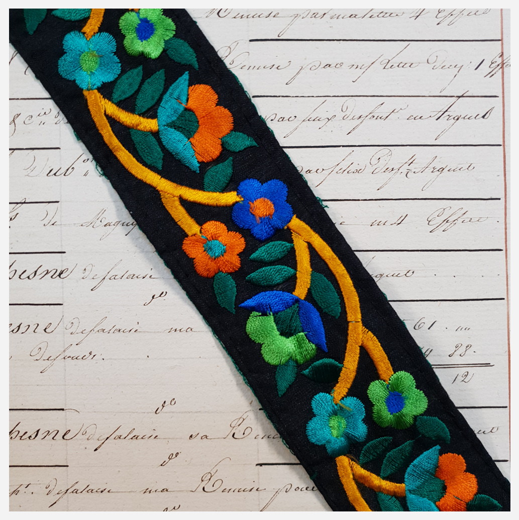 Embroidered Trim - 1 Meter - (ITR-1059)