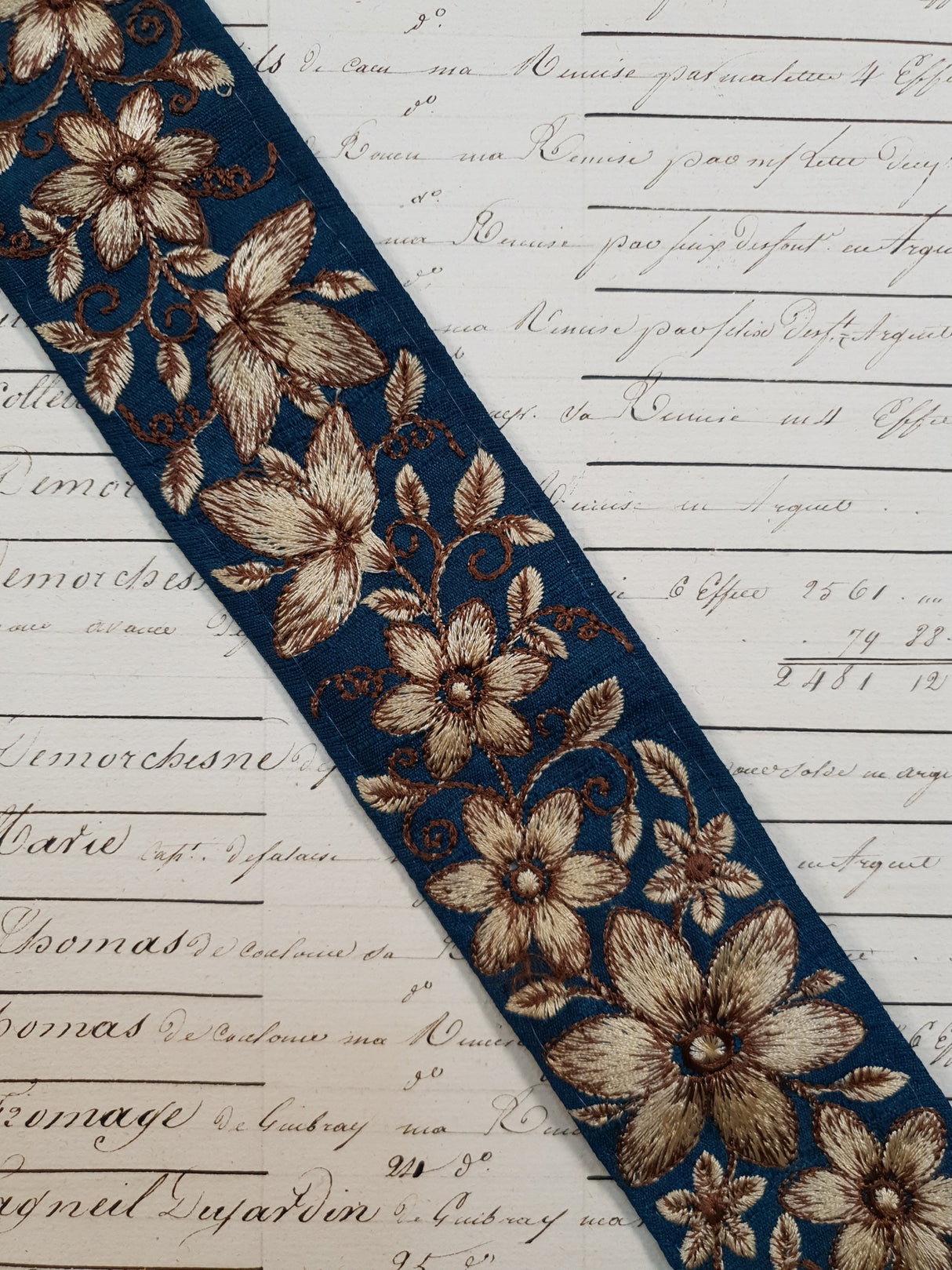 Embroidered Trim - 1 Meter - (ITR-1064)