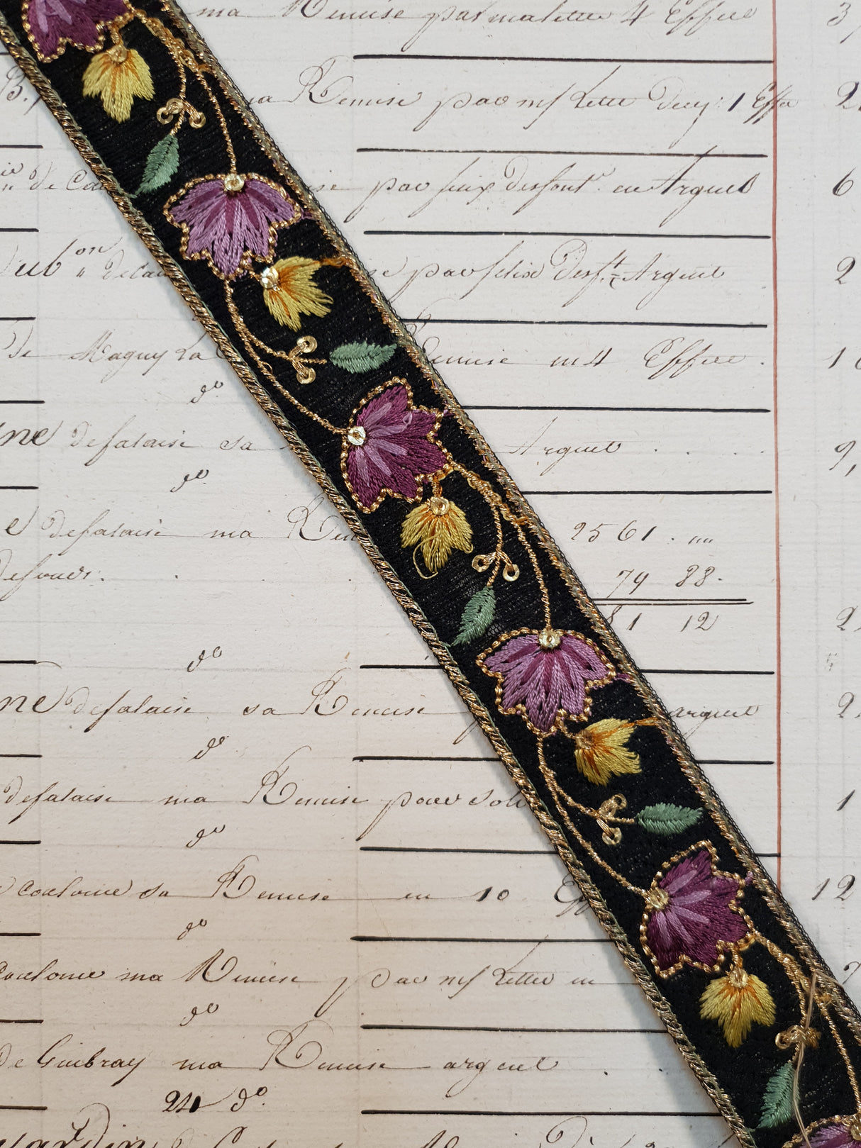 Embroidered Trim - 1 Meter - (ITR-1067)