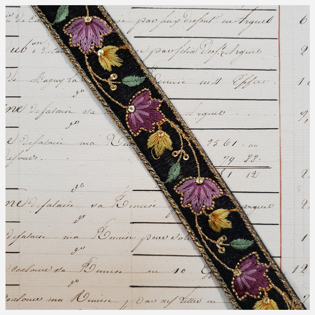 Embroidered Trim - 1 Meter - (ITR-1067)