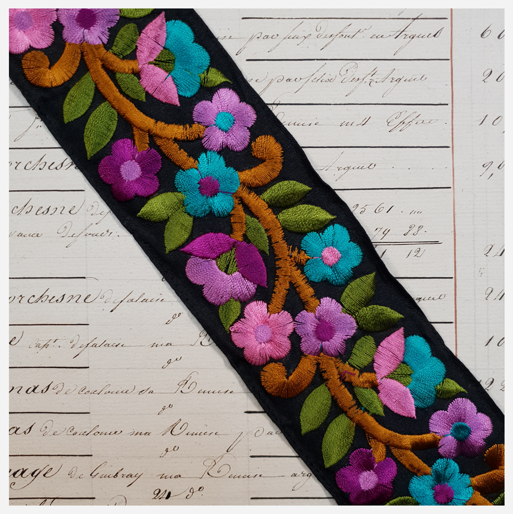 Embroidered Trim - 1 Meter - (ITR-1069)