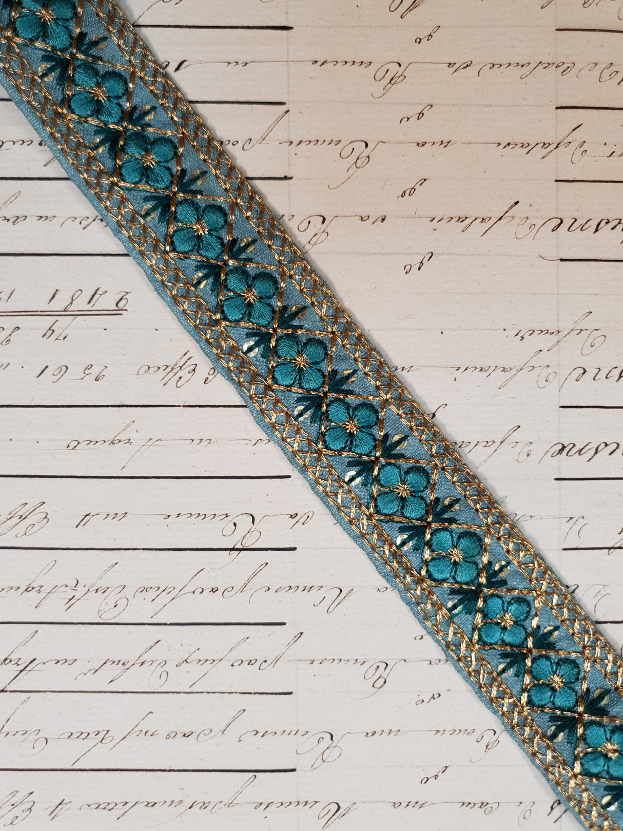 Embroidered Trim - 1 Meter - (ITR-1073)