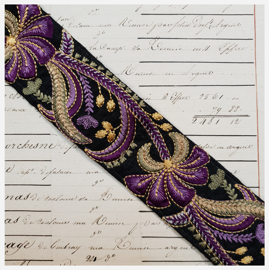 Embroidered Trim - 1 Meter - (ITR-1121)