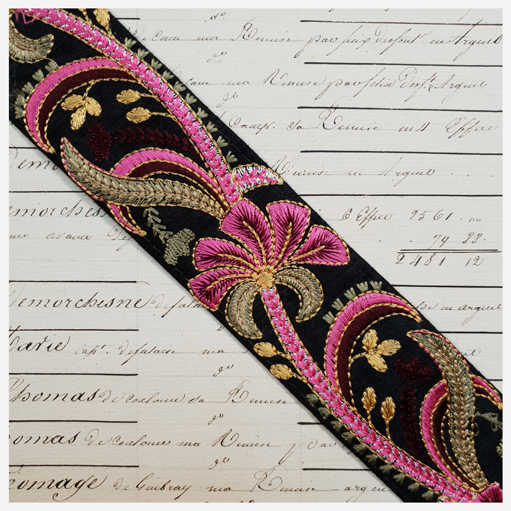 Embroidered Trim - 1 Meter - (ITR-1122)