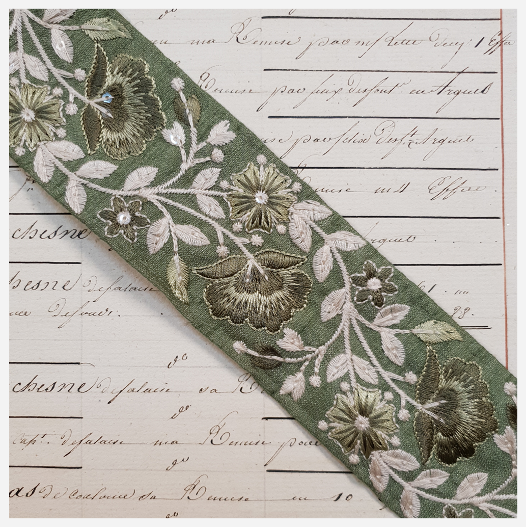 Embroidered Trim - 1 Meter - (ITR-1131)