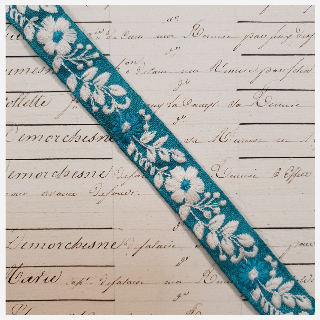 Embroidered Trim - 1 Meter - (ITR-1140)