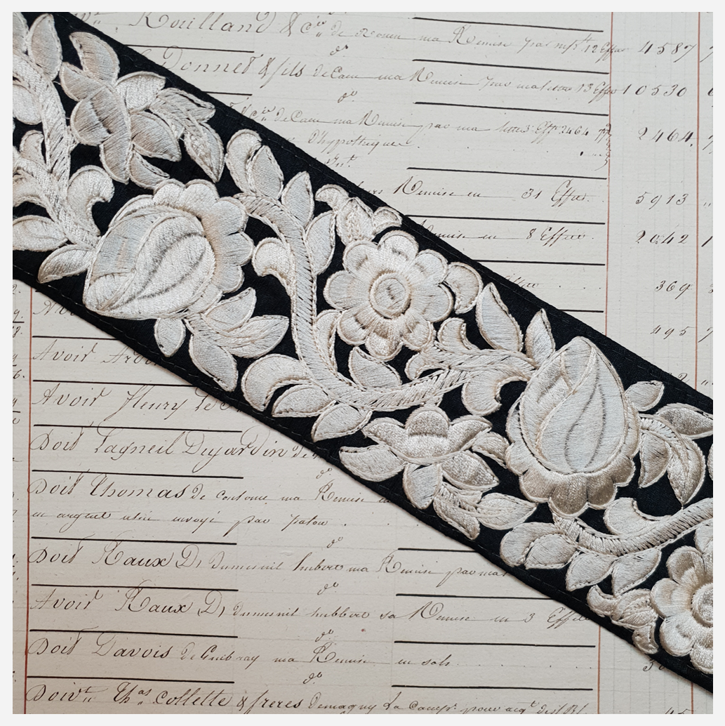 Embroidered Trim - 1 Meter - (ITR-1159)