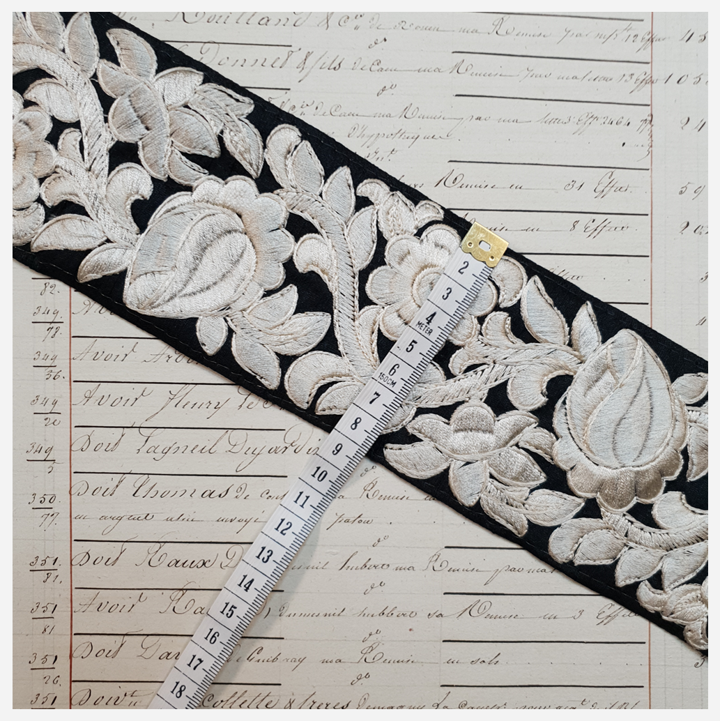 Embroidered Trim - 1 Meter - (ITR-1159)
