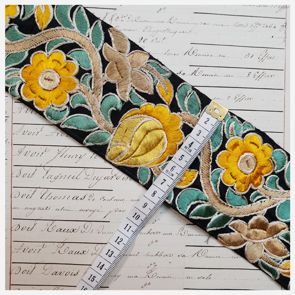 Embroidered Trim - 1 Meter - (ITR-1163)