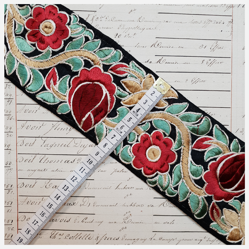 Embroidered Trim - 1 Meter - (ITR-1154)