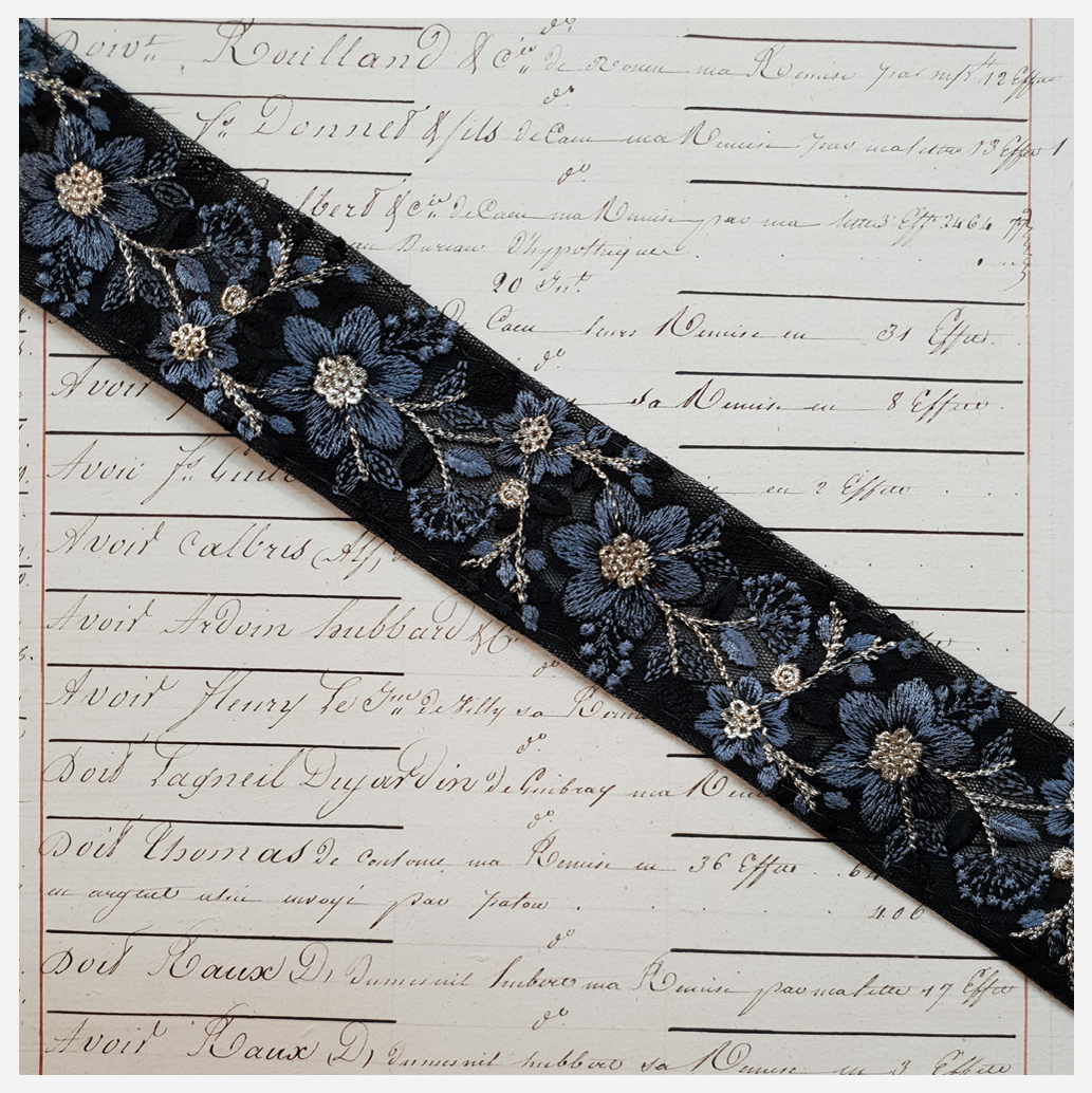 Embroidered Trim - 1 Meter - (ITR-1167)