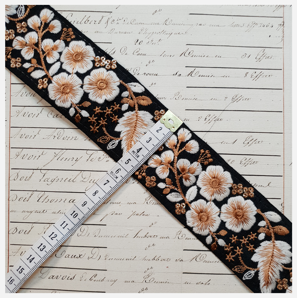 Embroidered Trim - 1 Meter - (ITR-1185)