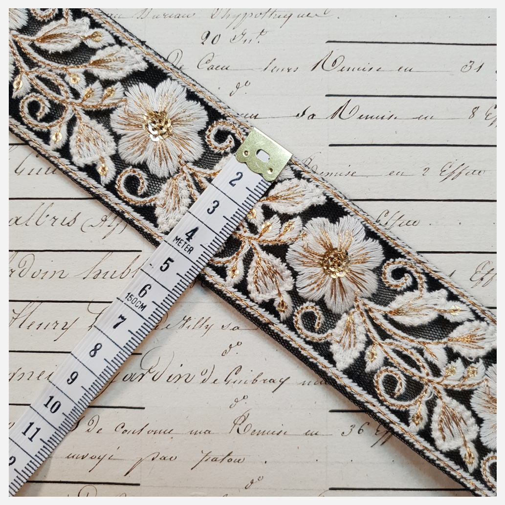 Embroidered Trim - 1 Meter - (ITR-1190)