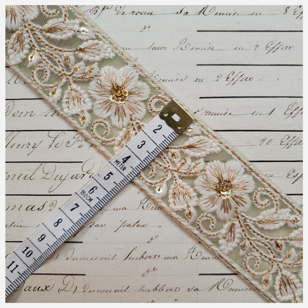 Embroidered Trim - 1 Meter - (ITR-1196)