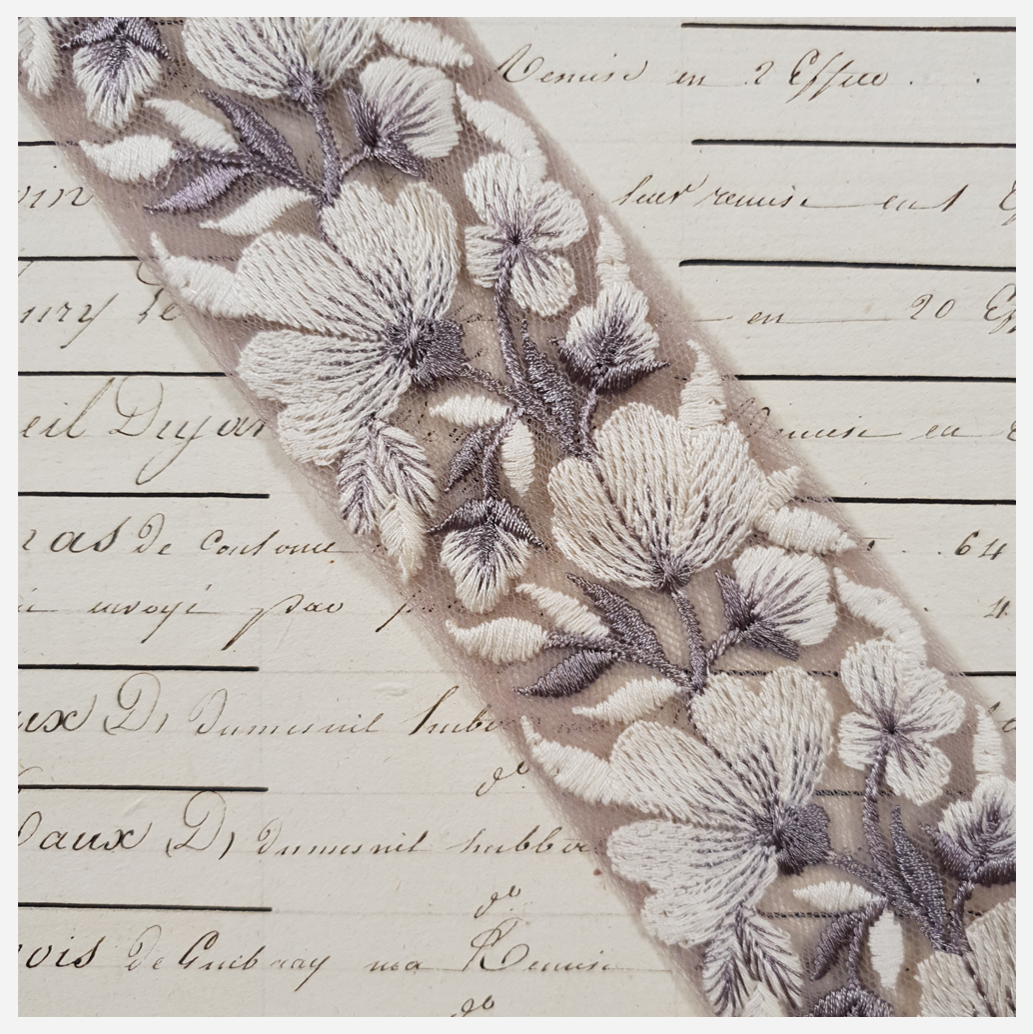 Embroidered Trim - 1 Meter - (ITR-1204)