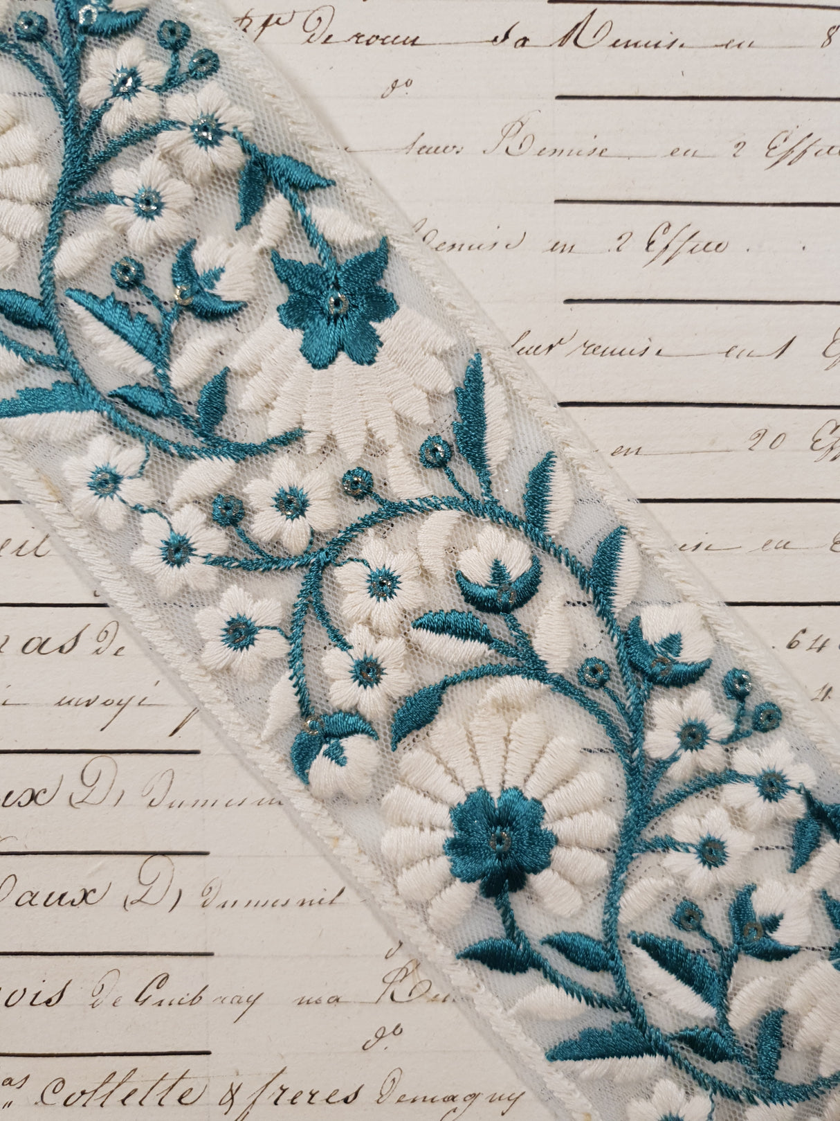 Embroidered Trim - 1 Meter - (ITR-1206)