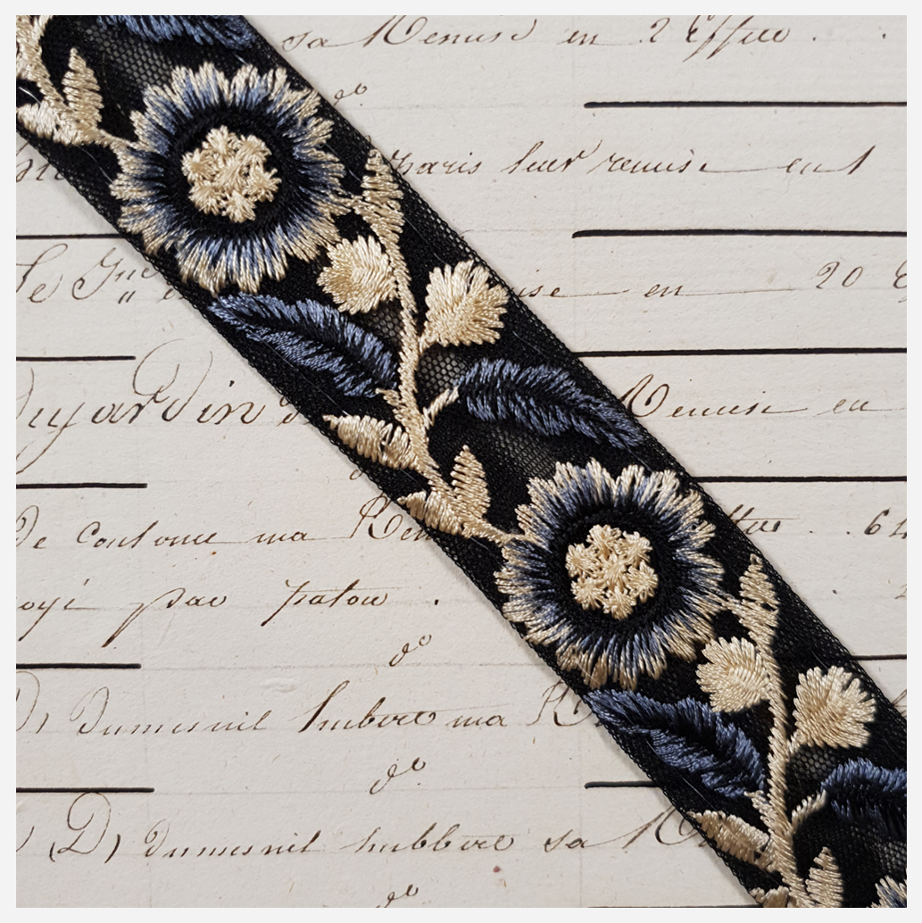 Embroidered Trim - 1 Meter - (ITR-1220)