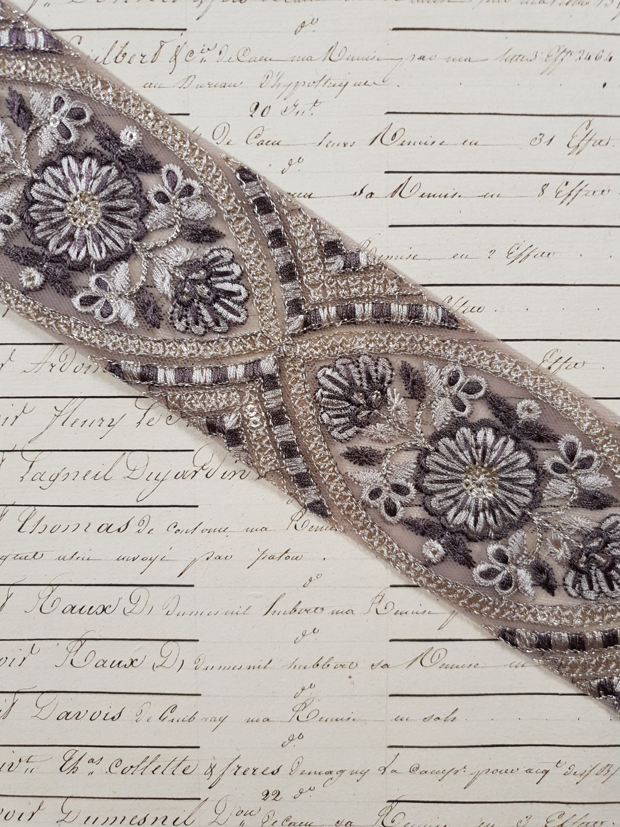 Embroidered Trim - 1 Meter - (ITR-1234)