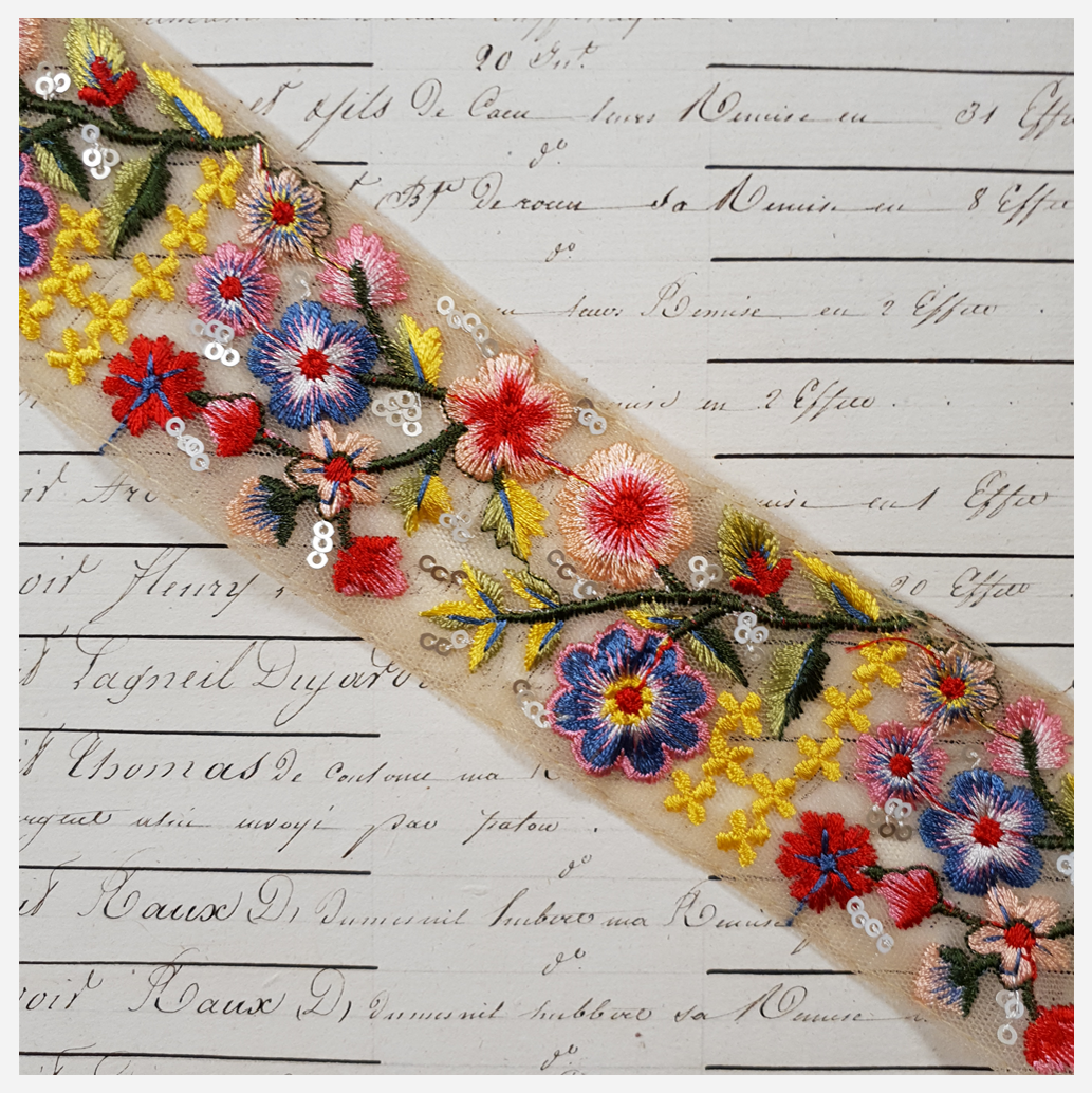 Embroidered Trim - 1 Meter - (ITR-1273)