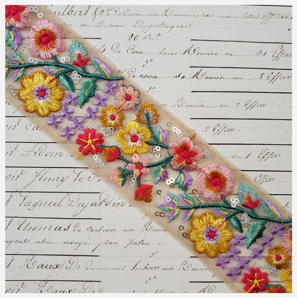 Embroidered Trim - 1 Meter - (ITR-1274)