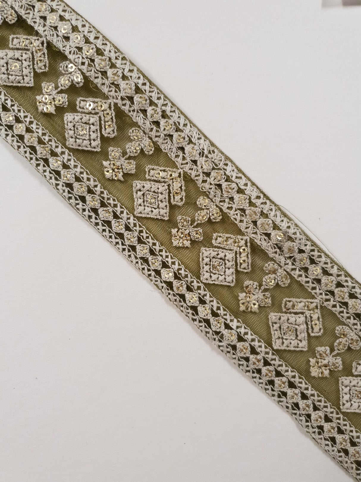 Embroidered Trim - 1 Meter - (ITR-1281)