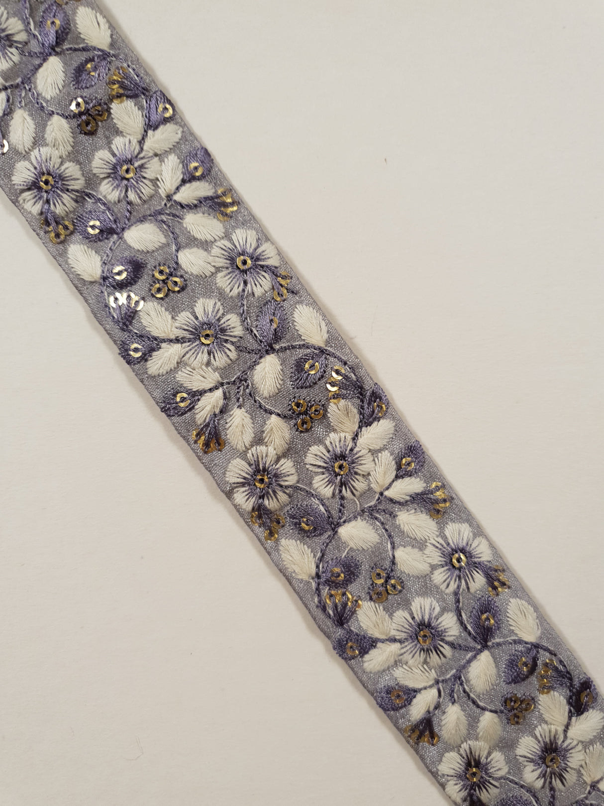 Embroidered Trim - 1 Meter - (ITR-1301)