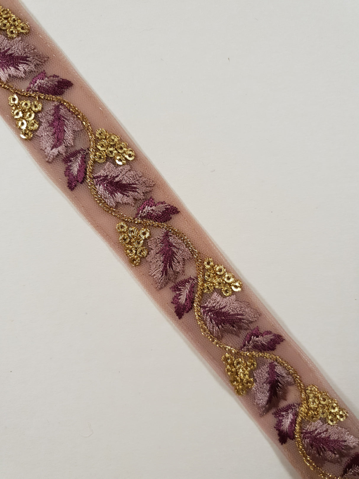 Embroidered Trim - 1 Meter - (ITR-1313)