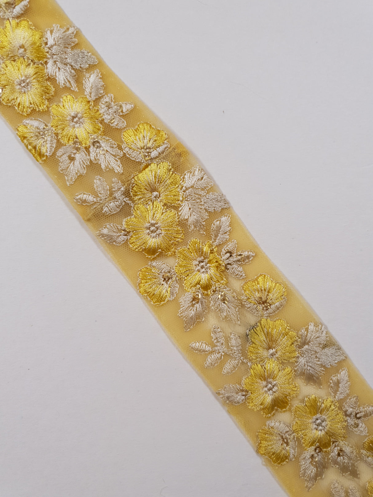 Embroidered Trim - 1 Meter - (ITR-1321)