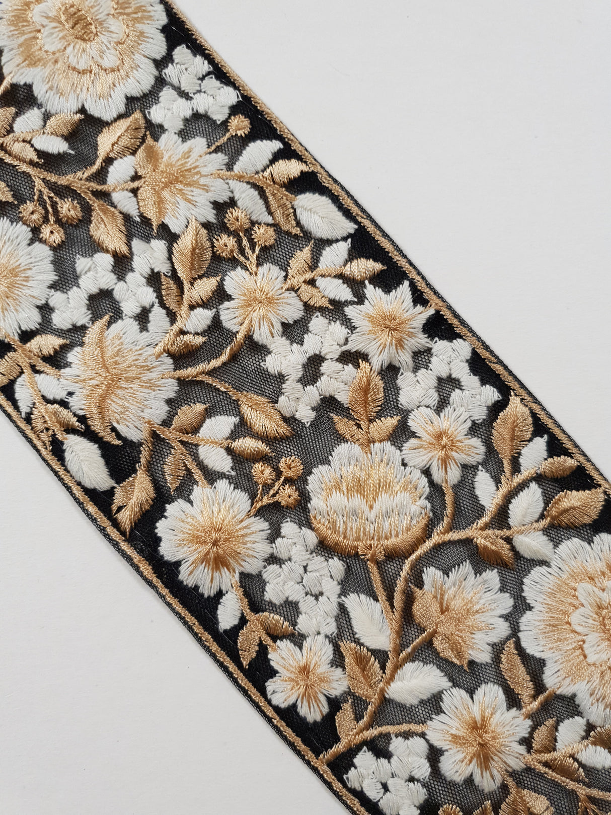 Embroidered Trim - ROLL - (ITR-1345)