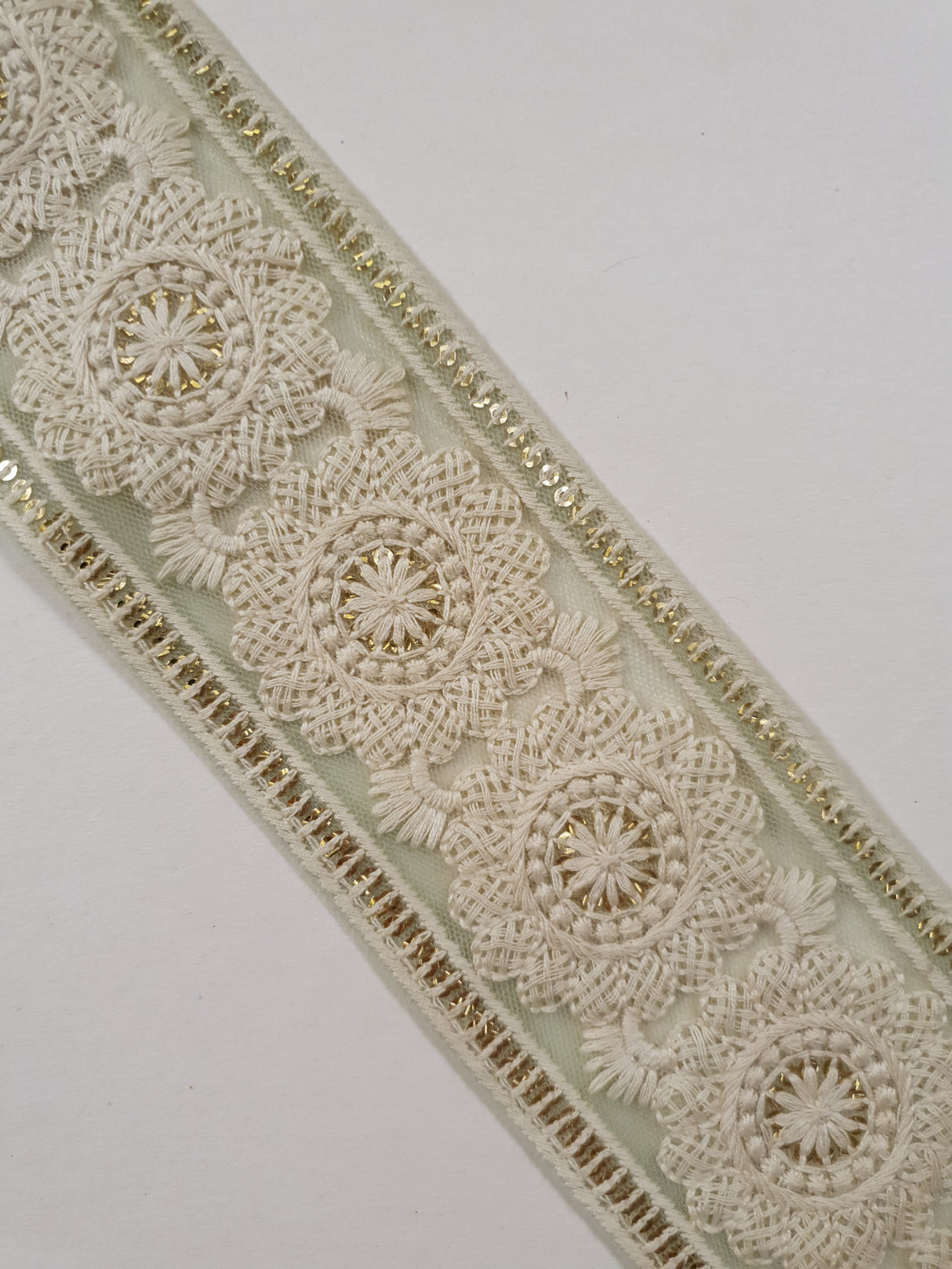 Embroidered Trim - ROLL - (ITR-1352)
