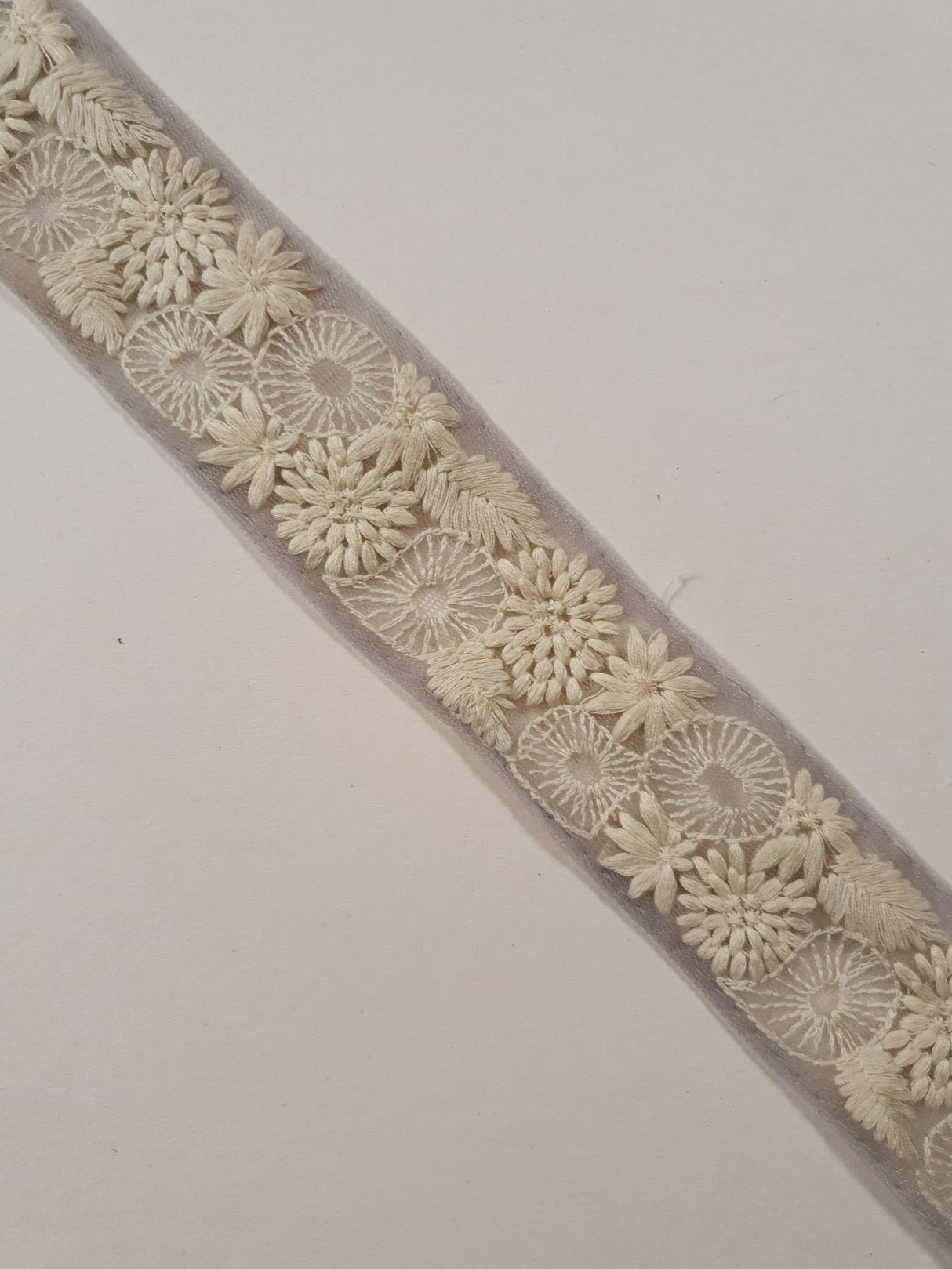 Embroidered Trim - 1 Meter - (ITR-1363)