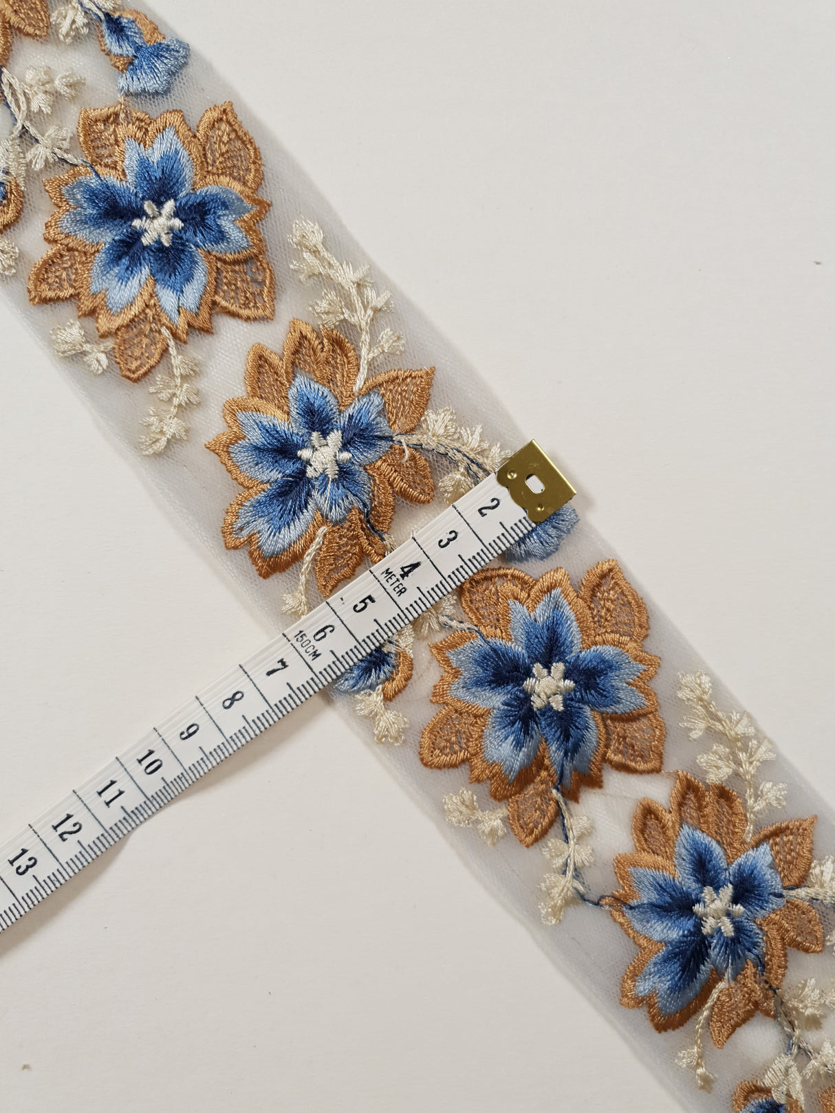 Embroidered Trim - 1 Meter - (ITR-1375)