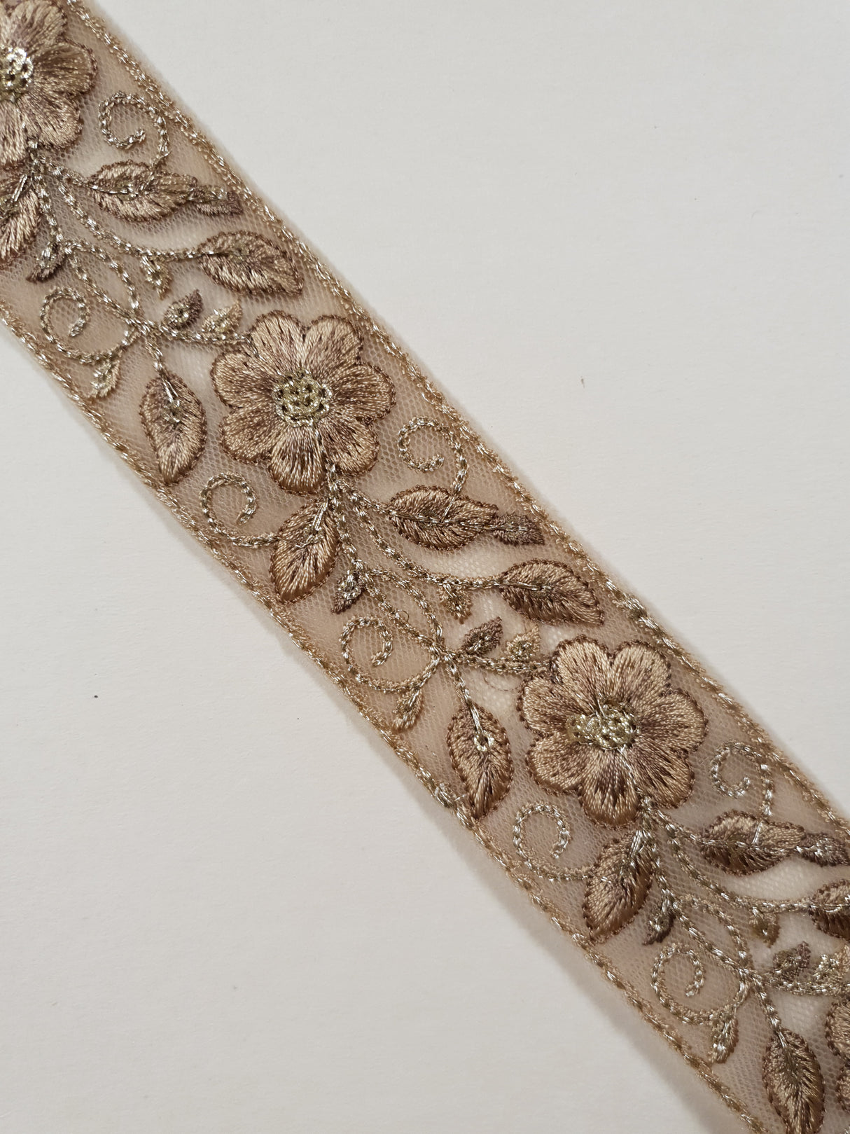 Embroidered Trim - 1 Meter - (ITR-1376)
