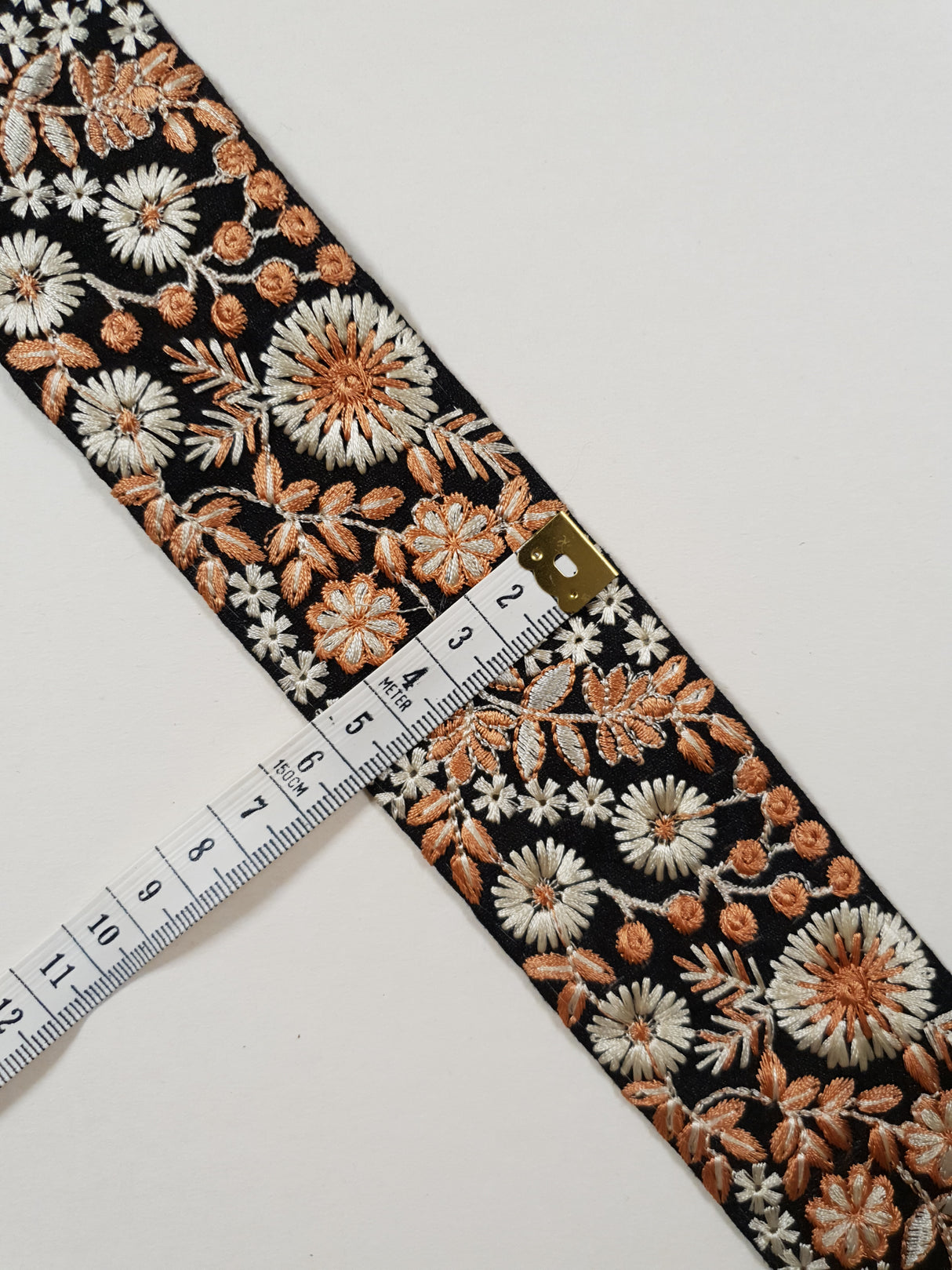 Embroidered Trim - 1 Meter - (ITR-1389)