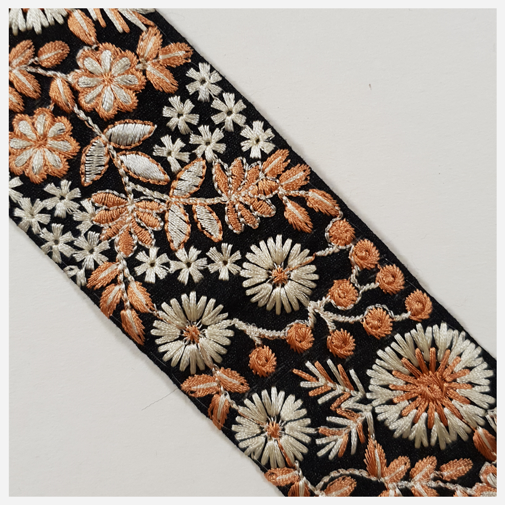 Embroidered Trim - 1 Meter - (ITR-1389)
