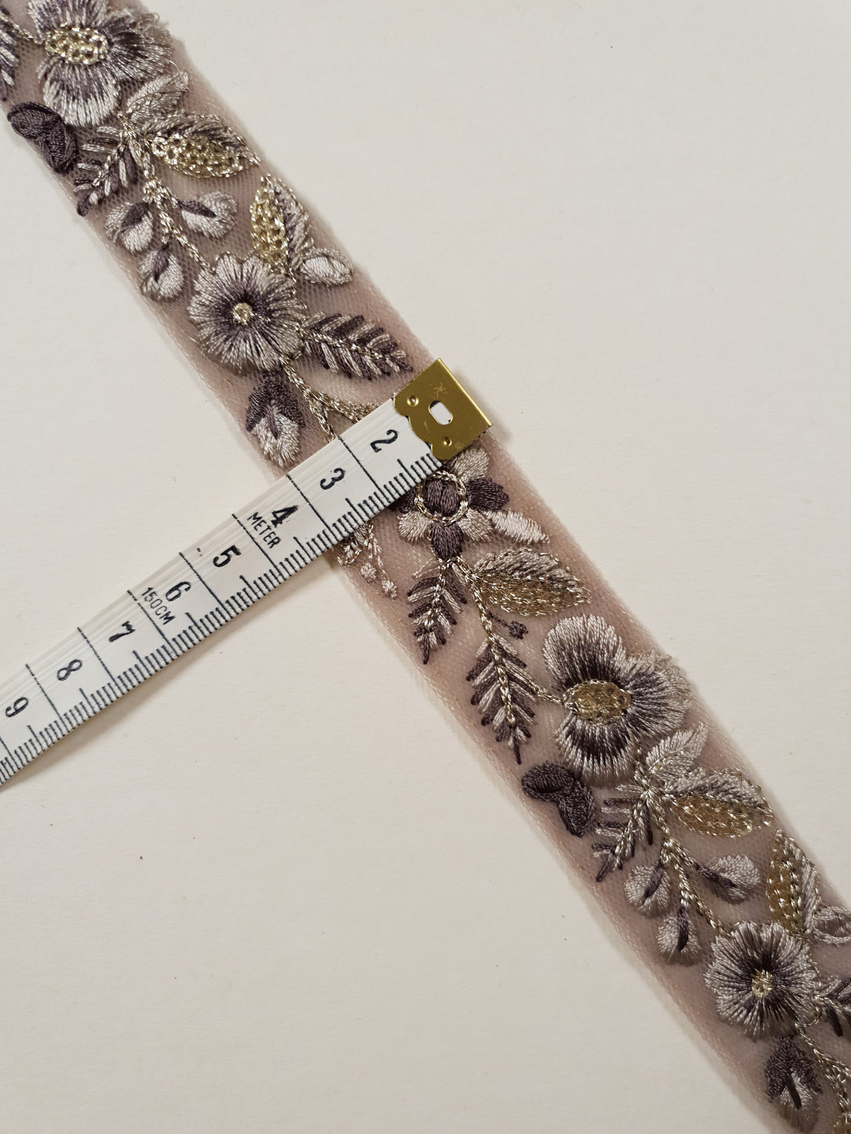Embroidered Trim - 1 Meter - (ITR-1391)