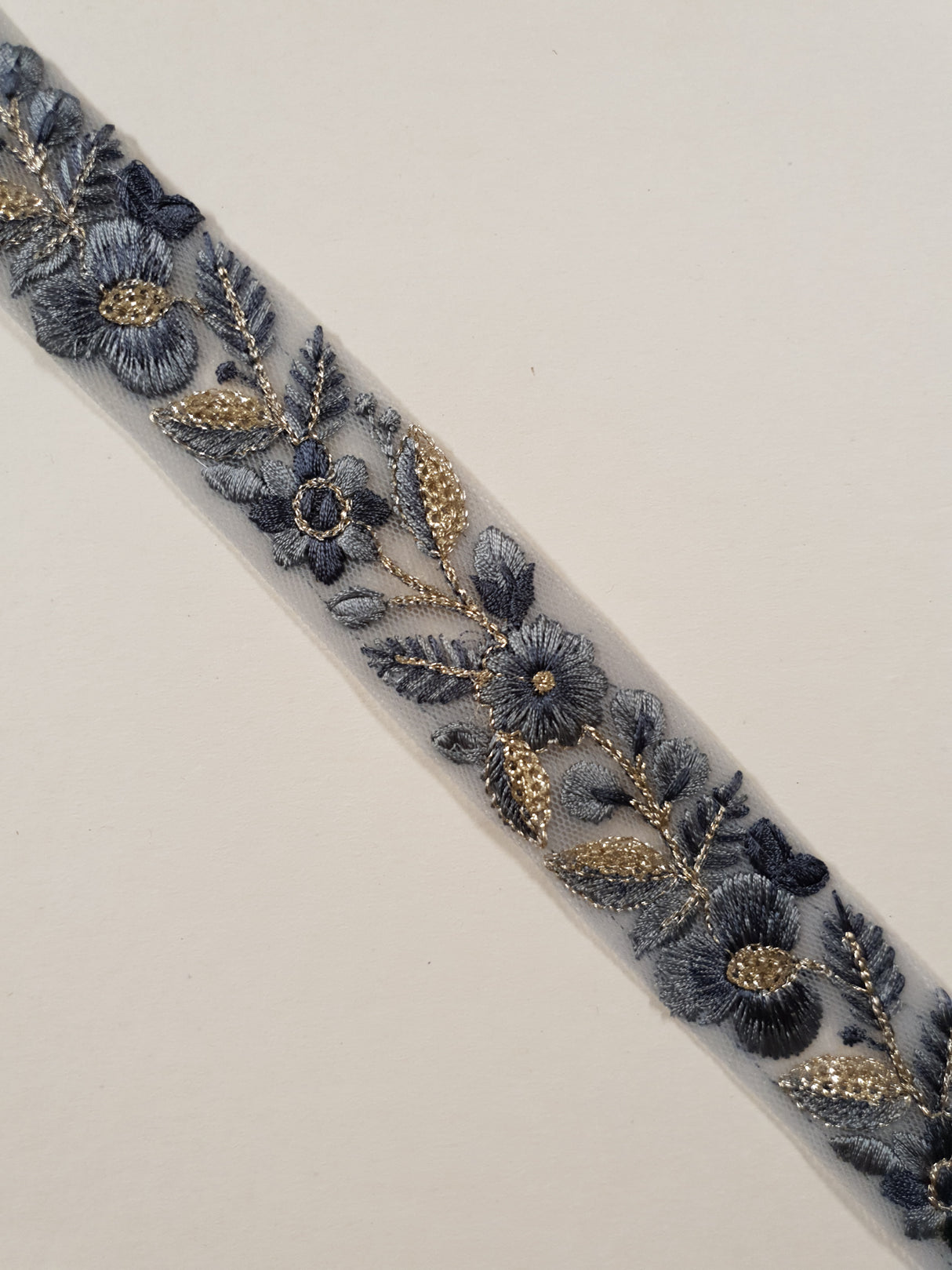 Embroidered Trim - 1 Meter - (ITR-1393)