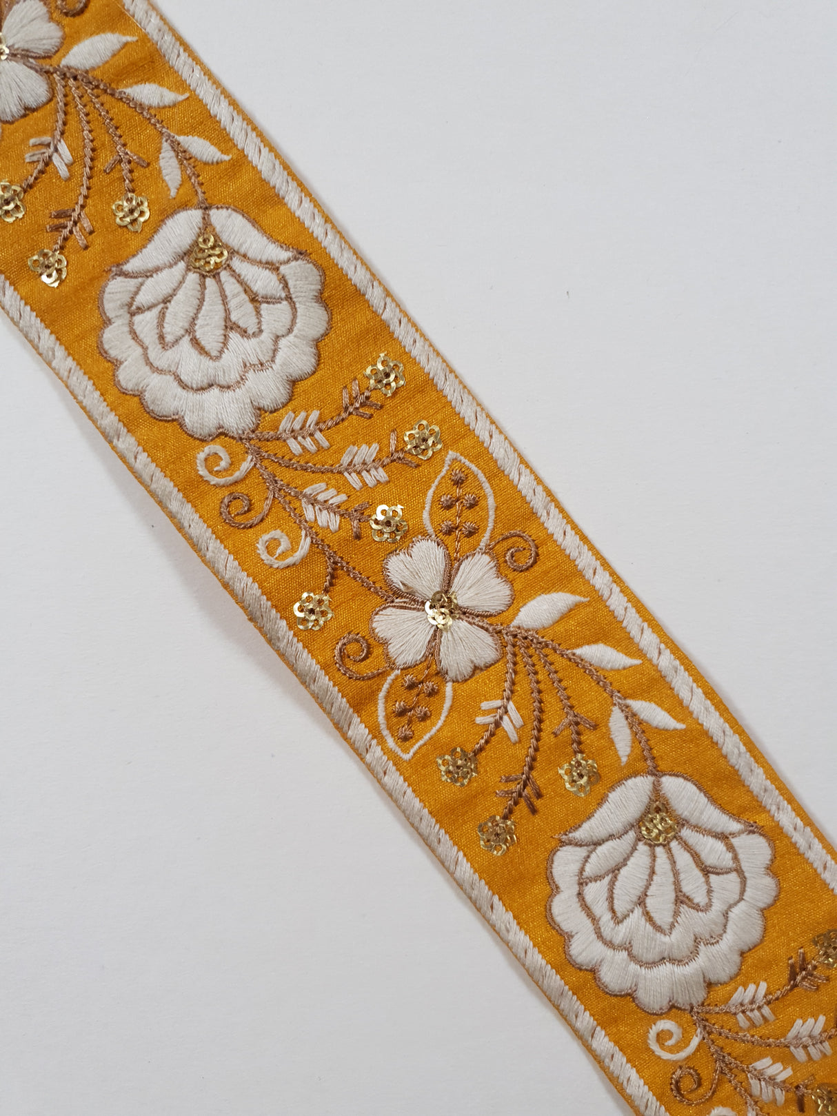 Embroidered Trim - 1 Meter - (ITR-1402)