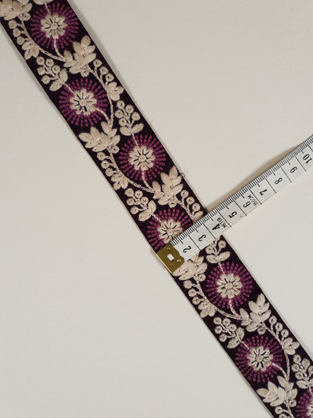 Embroidered Trim - 1 Meter - (ITR-1405)