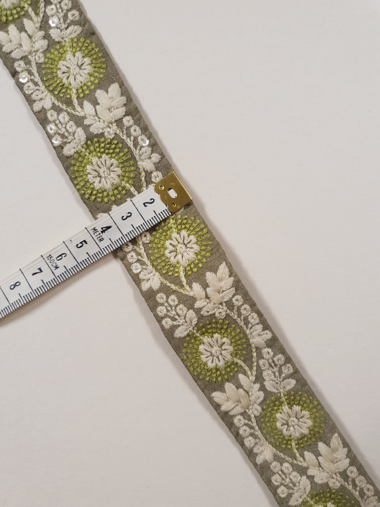 Embroidered Trim - 1 Meter - (ITR-1407)