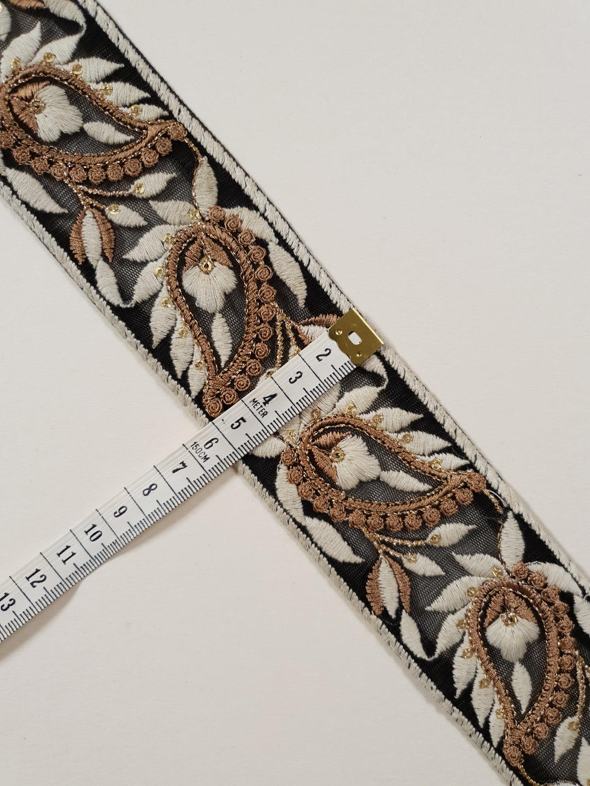 Embroidered Trim - 1 Meter - (ITR-1410)