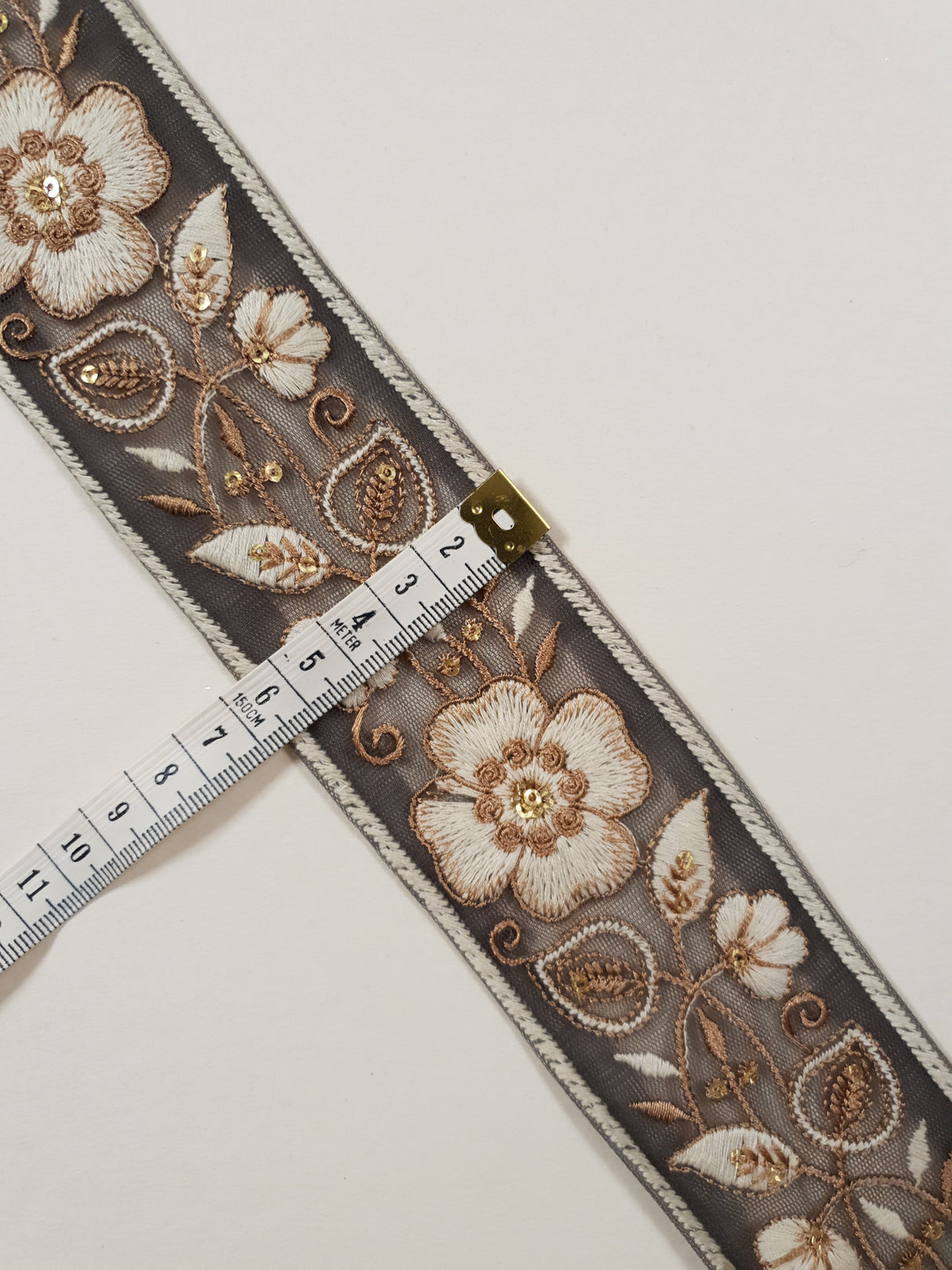 Embroidered Trim - 1 Meter - (ITR-1417)