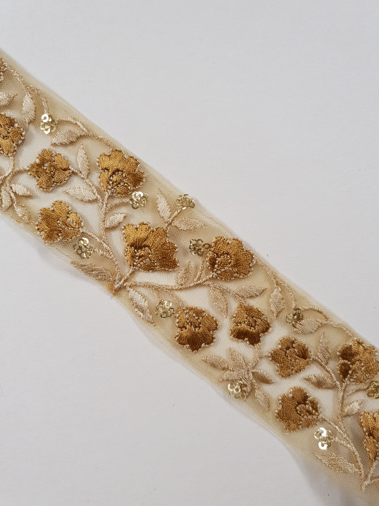 Embroidered Trim - 1 Meter - (ITR-1438)