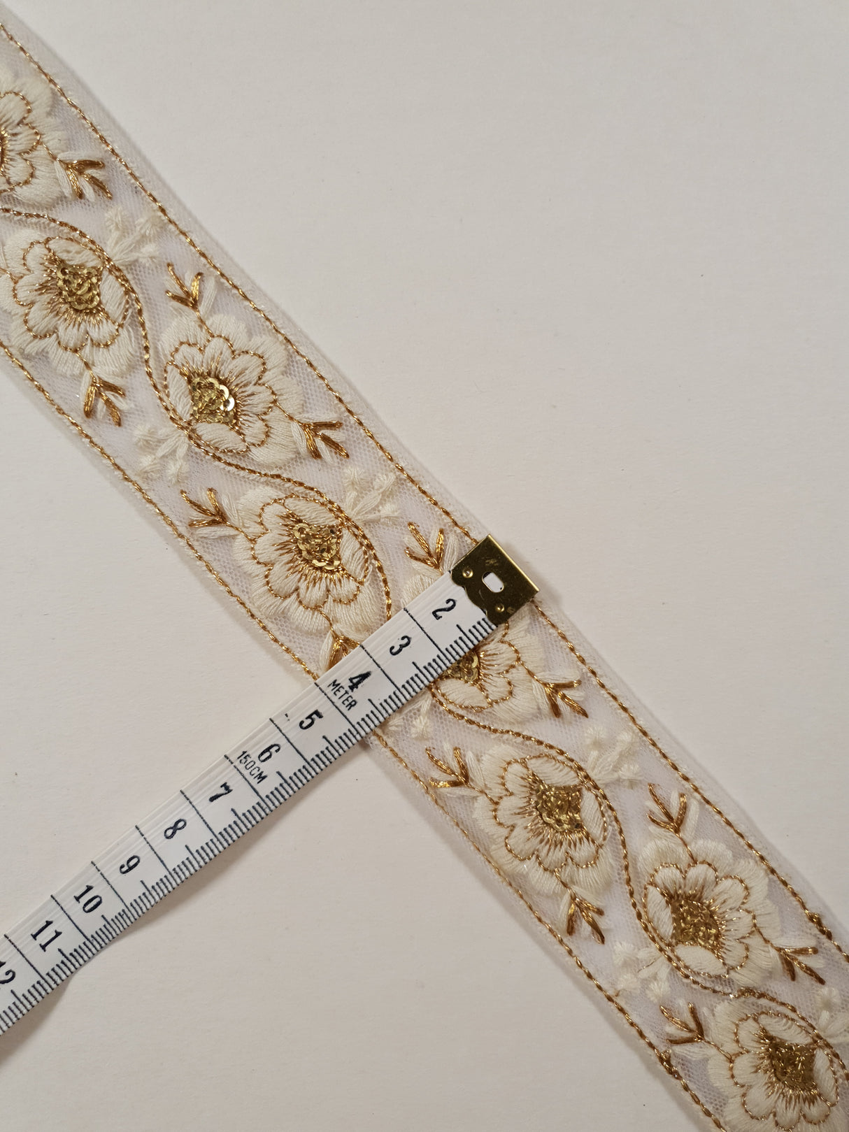 Embroidered Trim - 1 Meter - (ITR-1439)