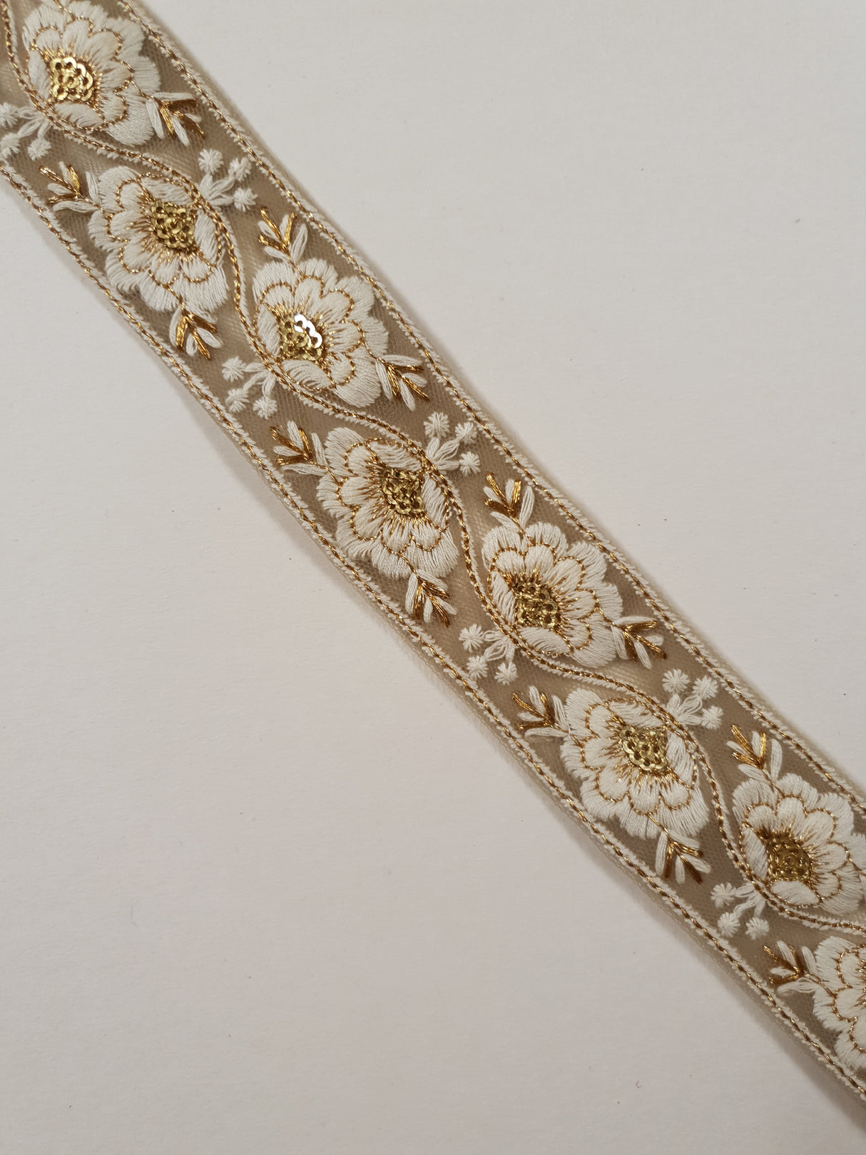 Embroidered Trim - 1 Meter - (ITR-1441)