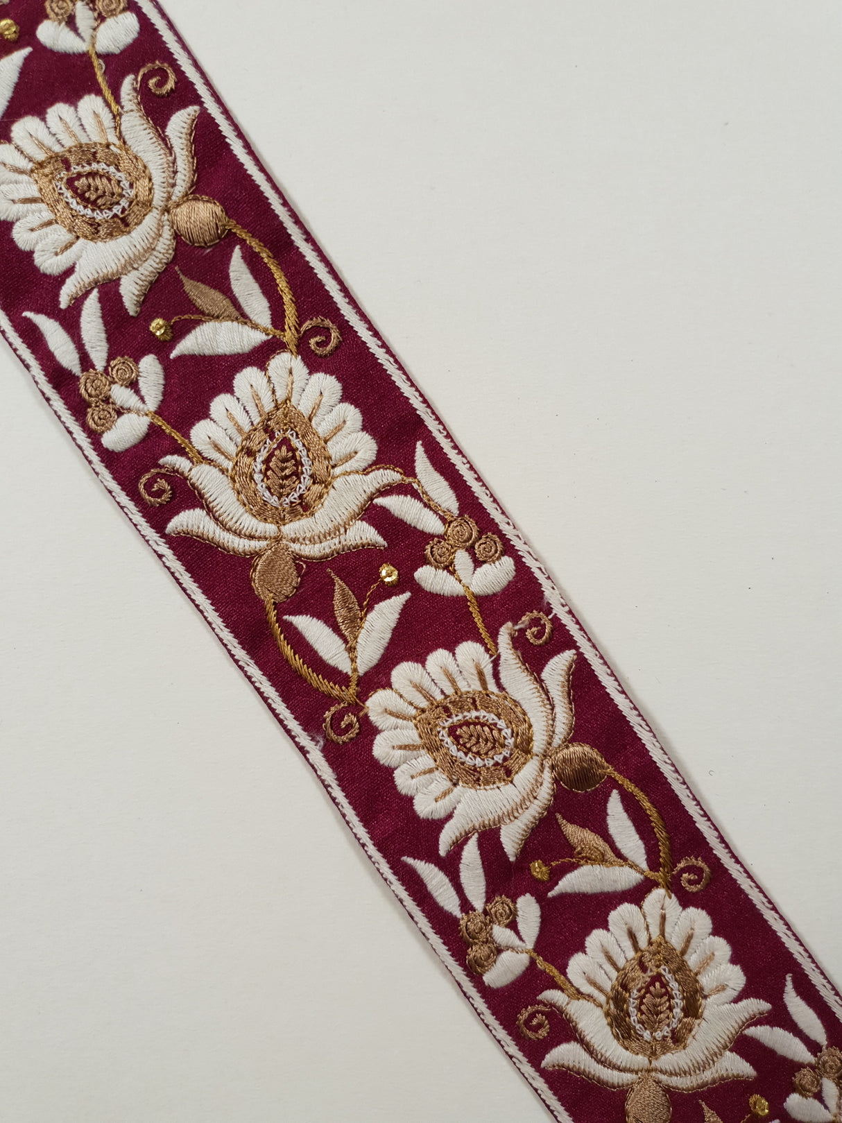 Embroidered Trim - 1 Meter - (ITR-1444)