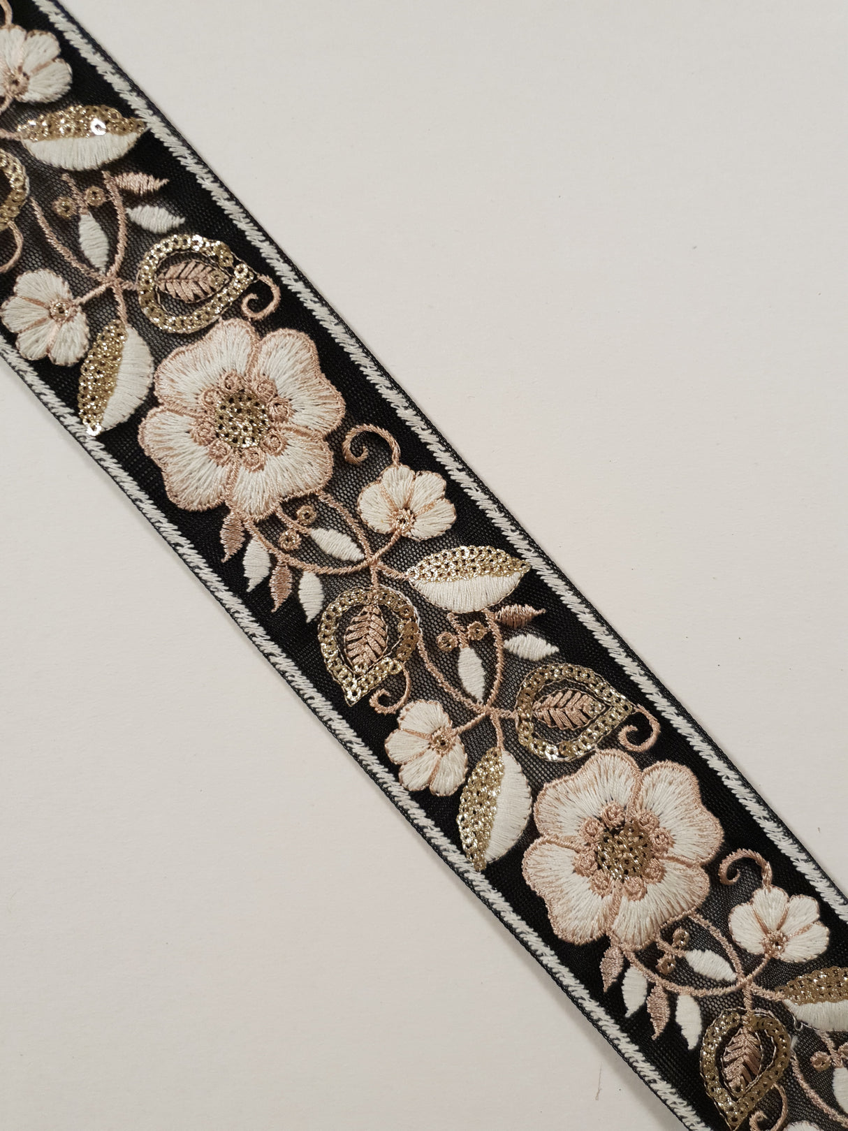 Embroidered Trim - 1 Meter - (ITR-1446)